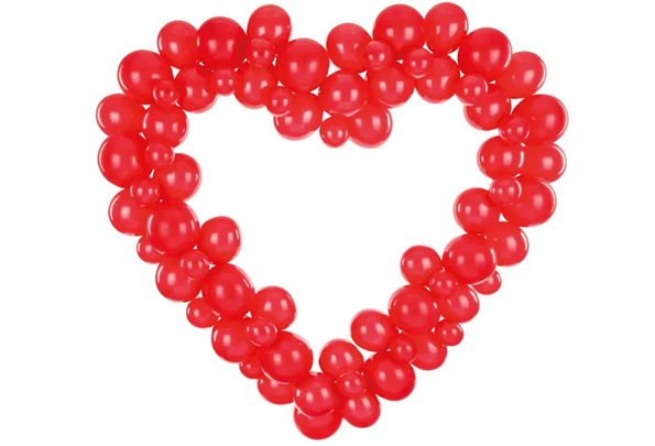 DIY roter Herzbogen aus Ballons