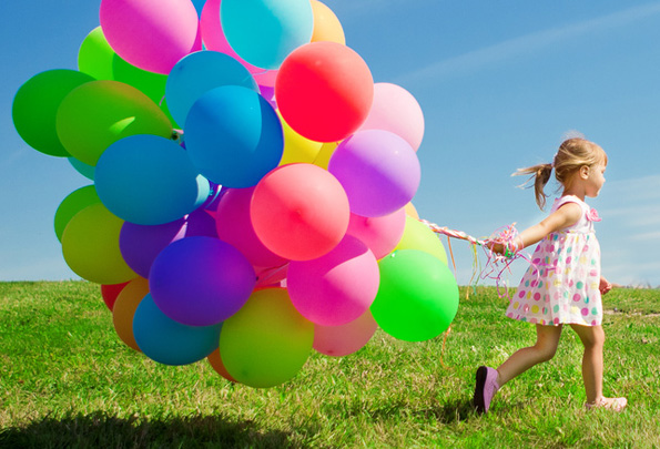 Mädchen mit Luftballons